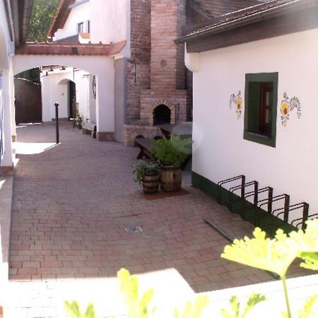 Pension Cerny Jezdec Леднице Екстериор снимка